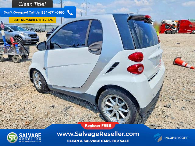 Used 2010 smart fortwo passion RWD image 3