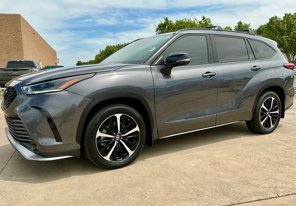 Used 2022 Toyota Highlander XSE FWD image 7