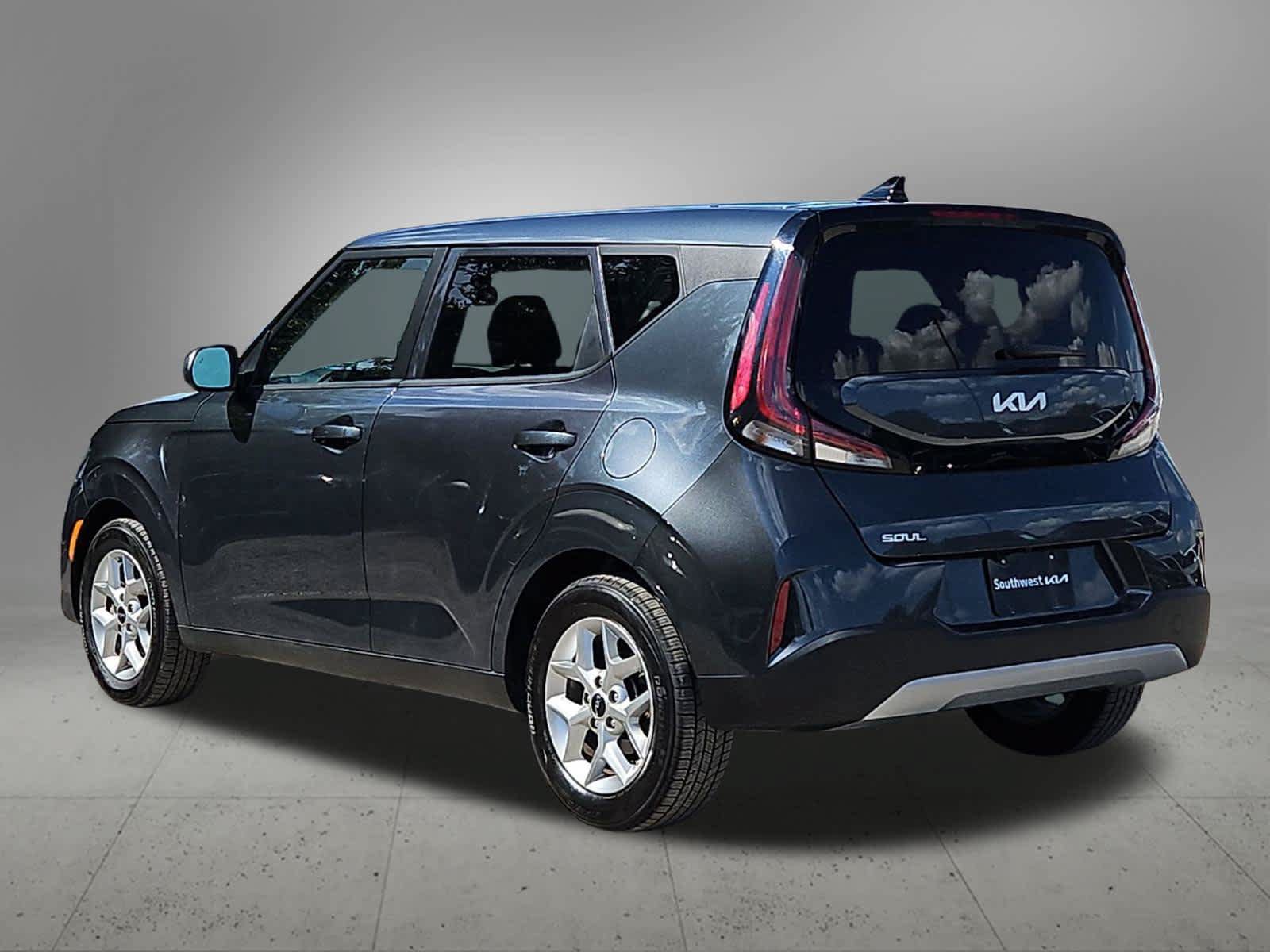 Certified 2024 Kia Soul LX w/ Option Group 015 FWD image 3