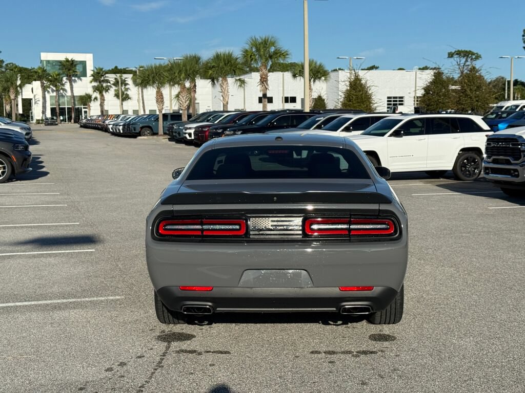Used 2023 Dodge Challenger SXT RWD image 4
