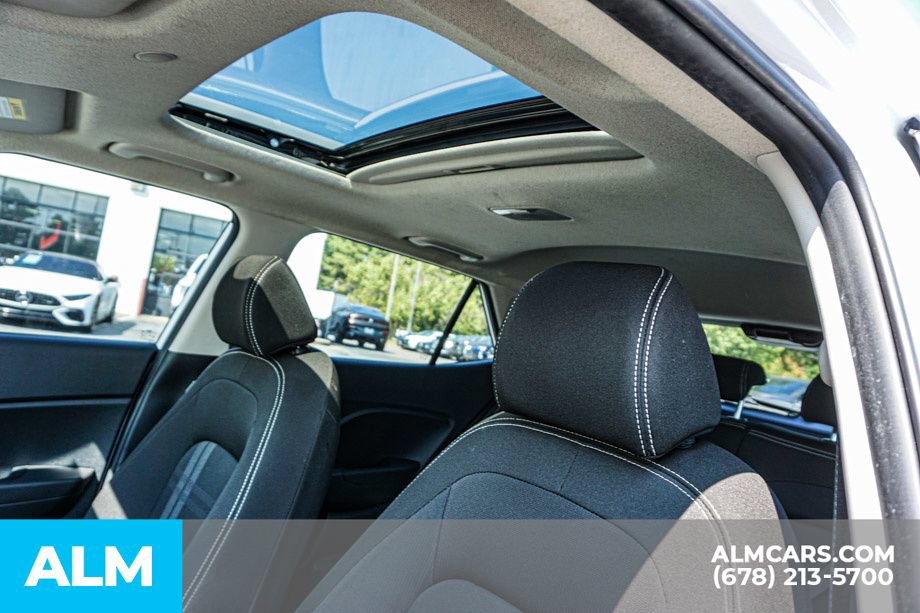 Used 2025 Hyundai Venue SEL FWD image 17