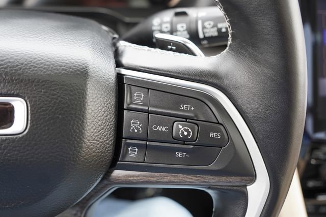 Certified 2022 Jeep Grand Cherokee Limited w/ Luxury Tech Group II image 34