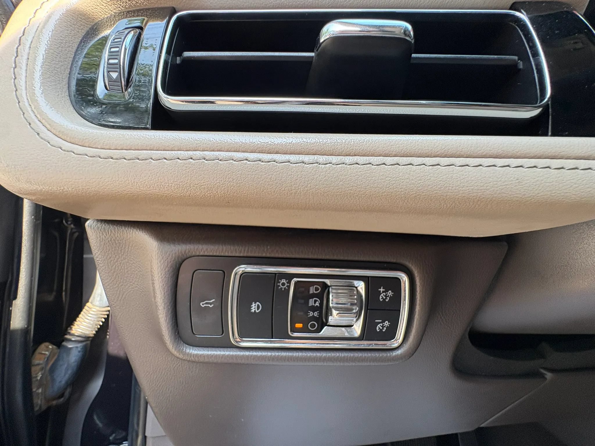 Used 2020 Lincoln Aviator Reserve w/ Equipment Group 202A AWD/4WD image 44