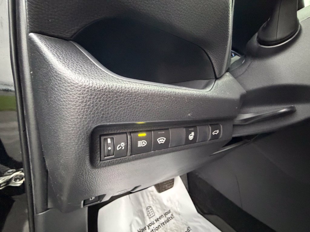 Used 2023 Toyota RAV4 SE w/ Weather & Moonroof Package AWD/4WD image 17