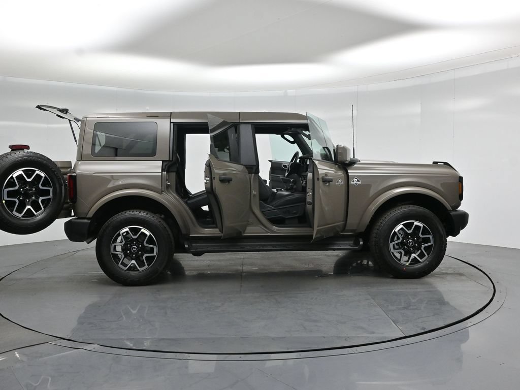 New 2026 Ford Bronco Outer Banks AWD/4WD image 4