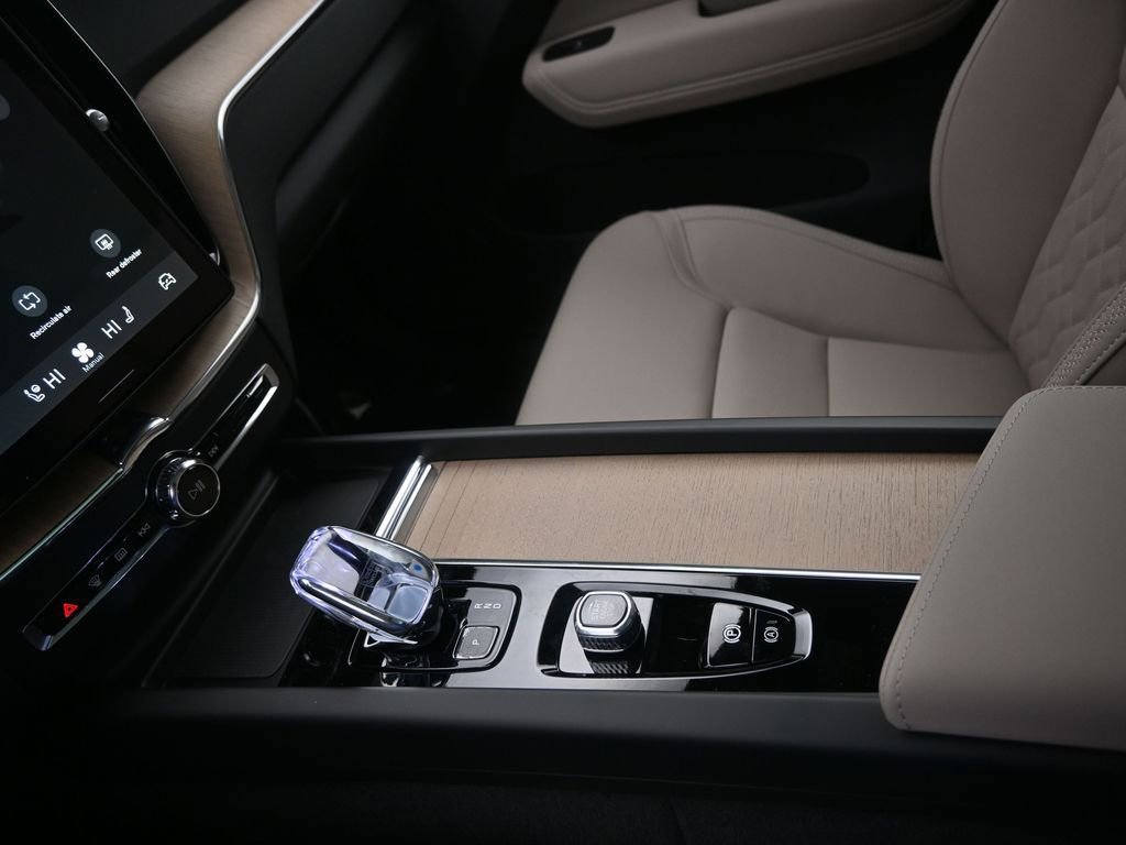 New 2026 Volvo XC60 B5 Plus w/ Protection Package Premier image 16