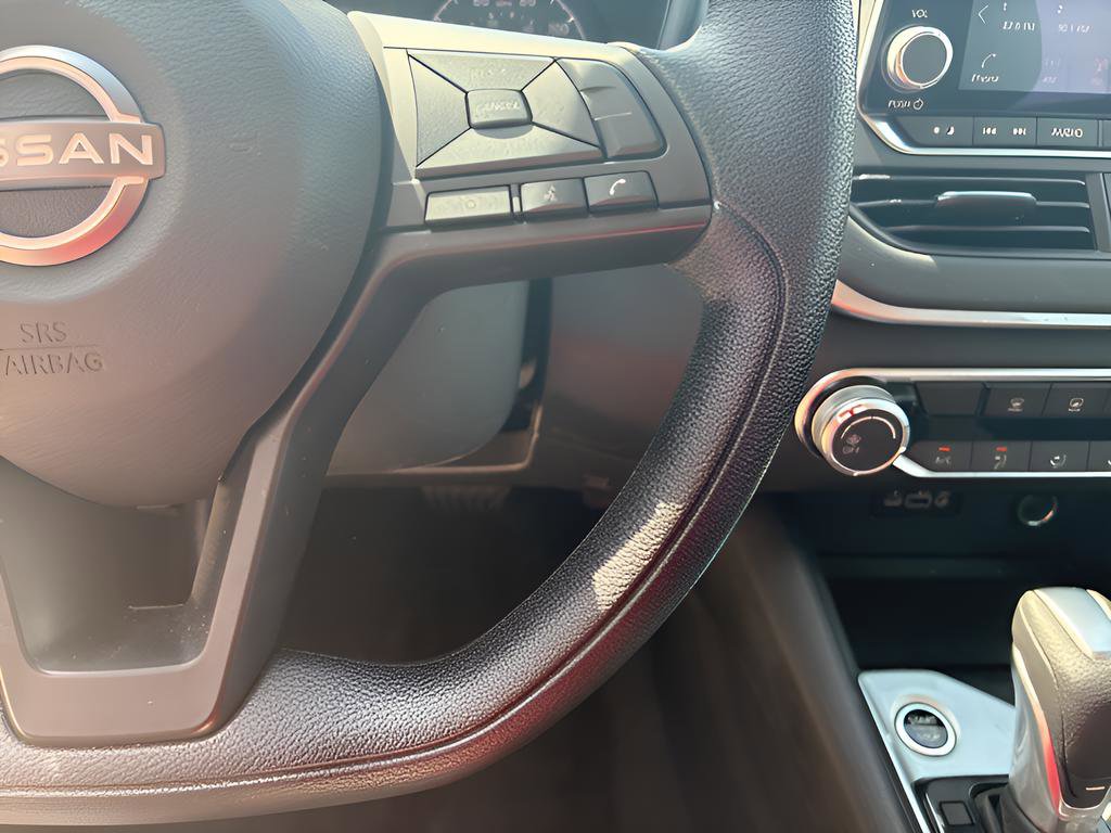 Used 2025 Nissan Altima 2.5 S image 23