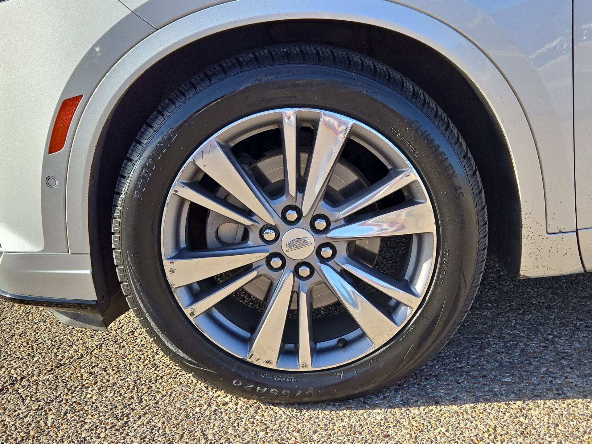 Used 2020 Cadillac XT6 Premium Luxury w/ Platinum Package FWD image 11