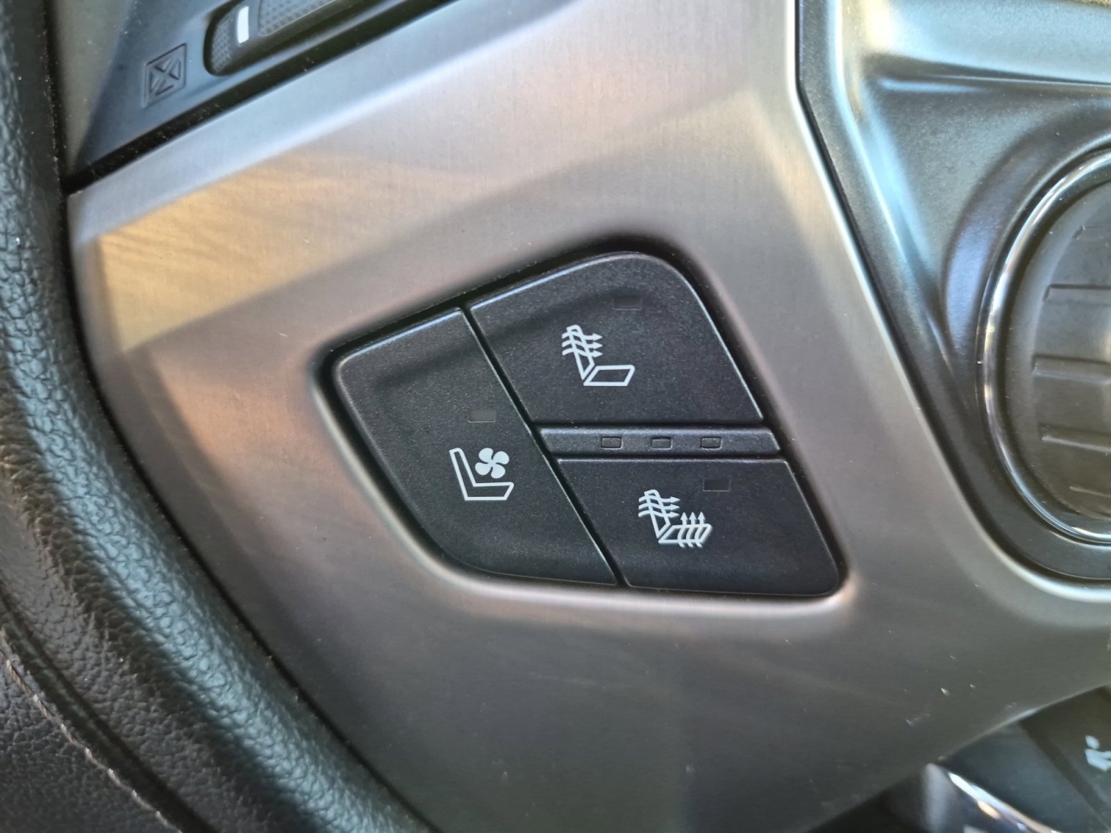 Used 2018 GMC Sierra 3500 Denali image 23