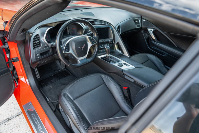 Used 2019 Chevrolet Corvette Stingray Coupe w/ Carbon Flash Badge Package image 64