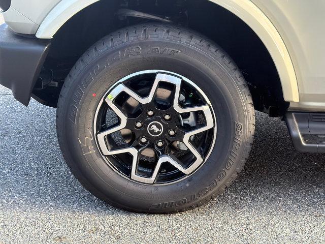 New 2026 Ford Bronco Outer Banks AWD/4WD image 13