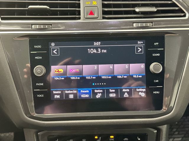 Used 2022 Volkswagen Tiguan SE w/ Panoramic Sunroof Package image 12