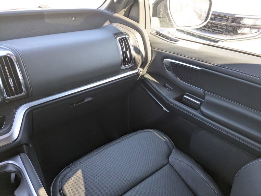 New 2025 Ford Expedition Max Platinum w/ Stealth Performance Package image 18