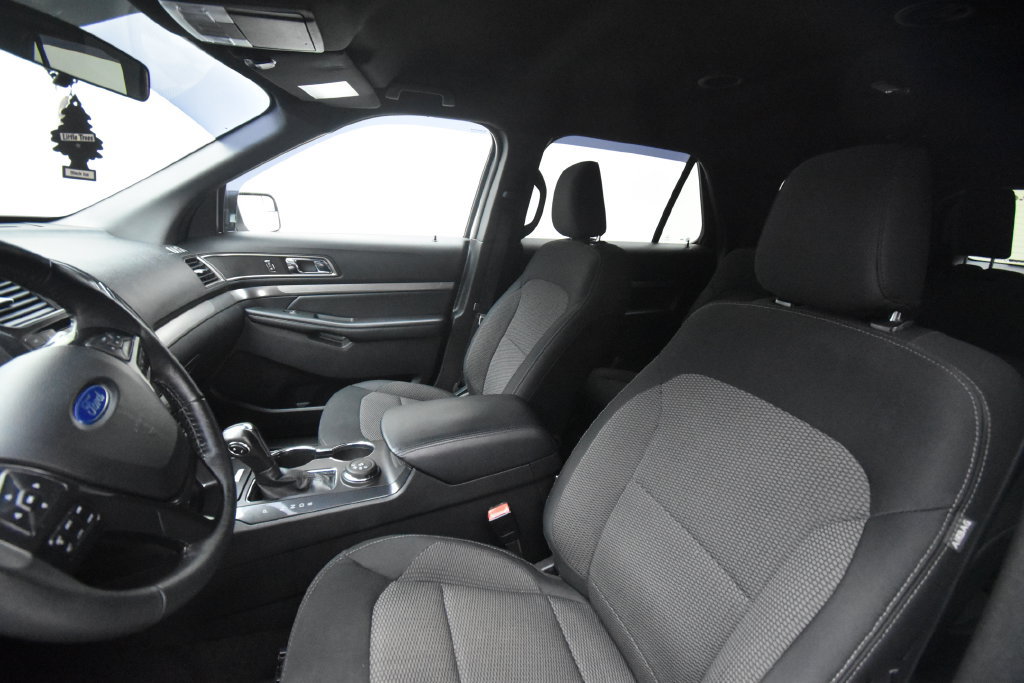 Used 2019 Ford Explorer XLT AWD/4WD image 12