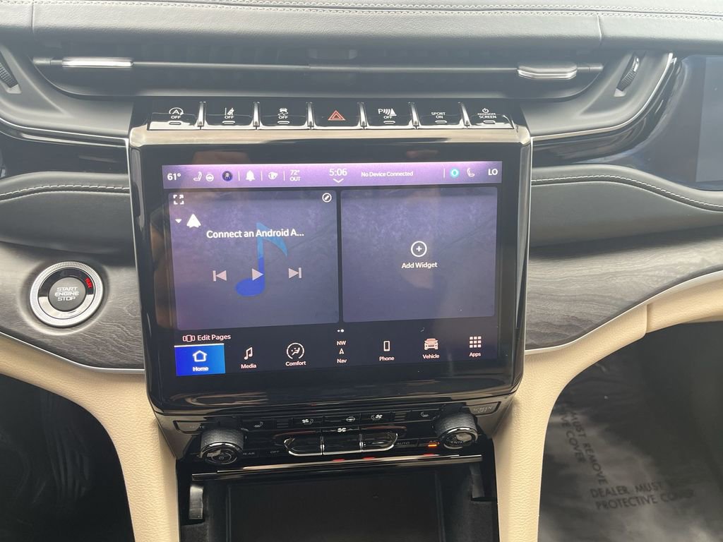 Used 2022 Jeep Grand Cherokee Limited w/ Luxury Tech Group II image 23