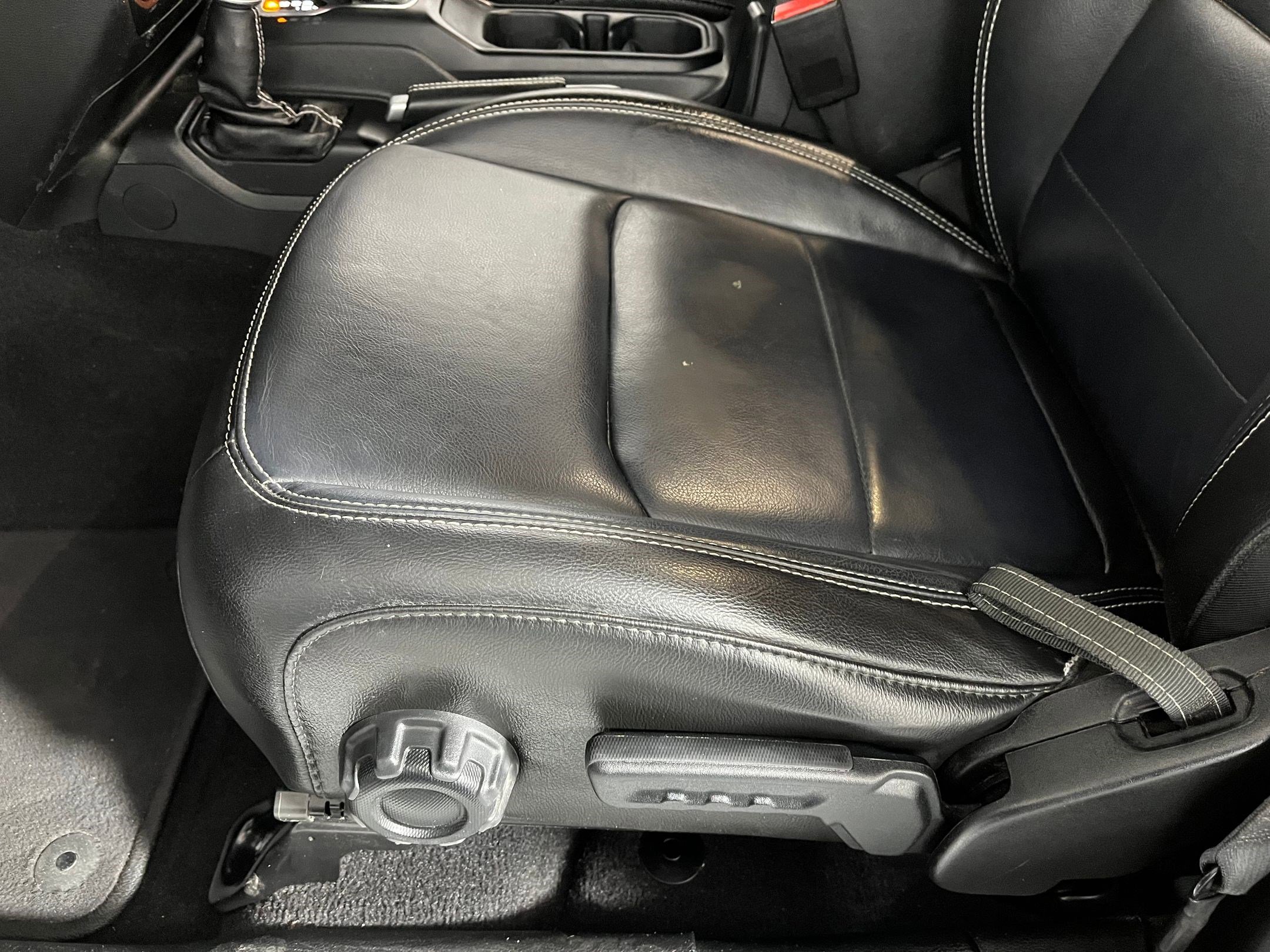 Used 2021 Jeep Wrangler Unlimited Sahara w/ Cold Weather Group image 10