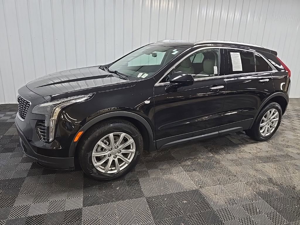 Used 2023 Cadillac XT4 Luxury w/ Cold Weather Package image 6