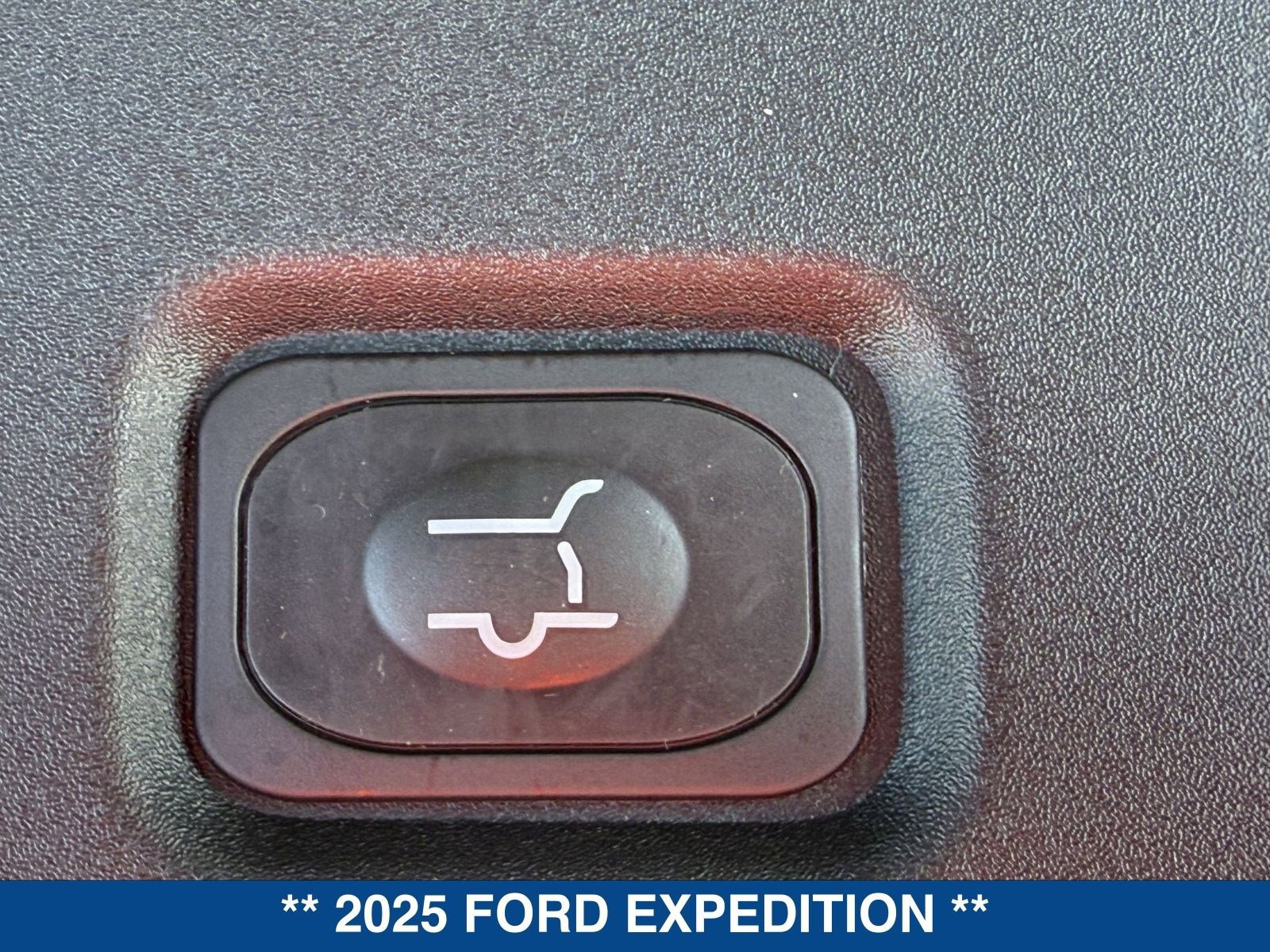 New 2025 Ford Expedition Active RWD image 17
