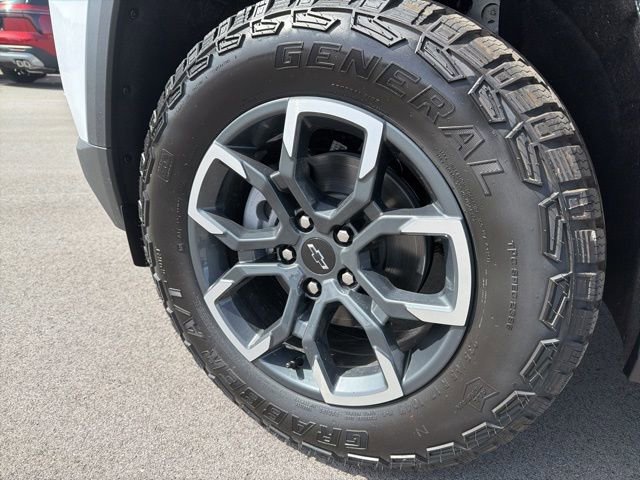 New 2026 Chevrolet Equinox ACTIV w/ LPO, Floor Liner Package image 12