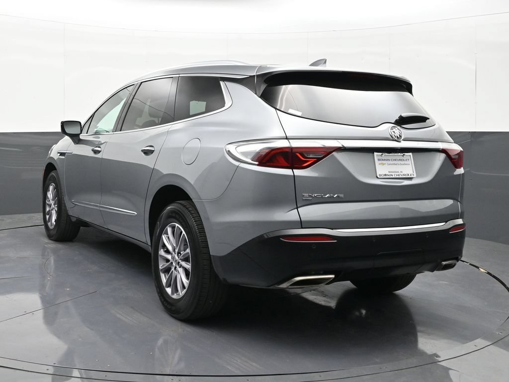 Used 2023 Buick Enclave Essence AWD/4WD image 3
