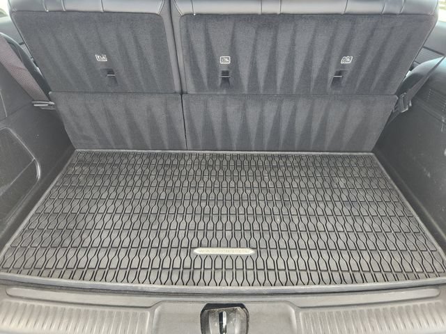 Certified 2024 Jeep Wagoneer Series III AWD/4WD image 31