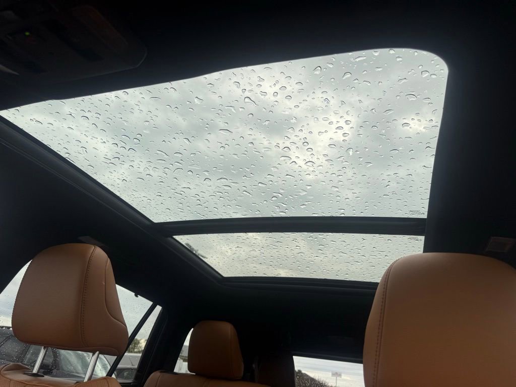 Used 2025 Toyota Highlander Platinum AWD/4WD image 28