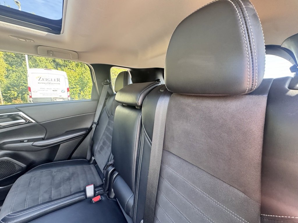 Used 2023 Mitsubishi Outlander 4WD image 24