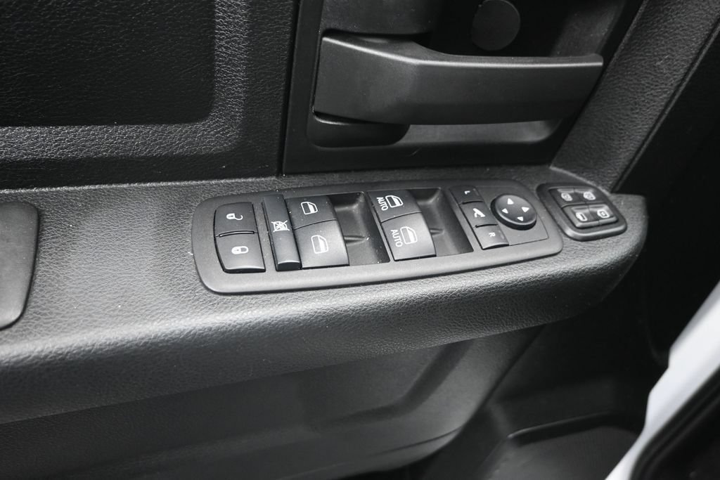 Used 2024 RAM 2500 Tradesman w/ Chrome Appearance Group AWD/4WD image 11