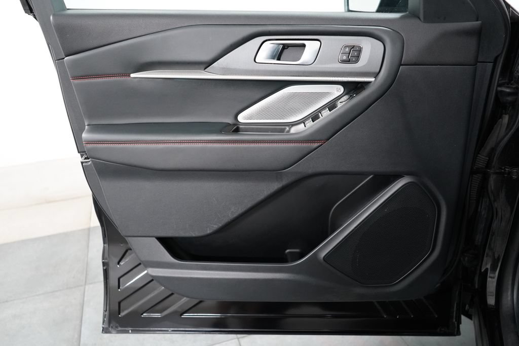 Certified 2025 Ford Explorer ST AWD/4WD image 18
