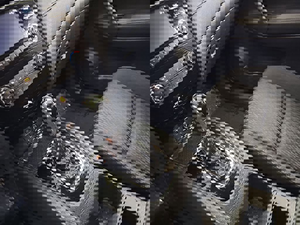 Used 2017 Nissan Rogue S image 27