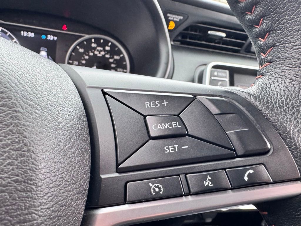 Used 2019 Nissan Kicks SR image 22