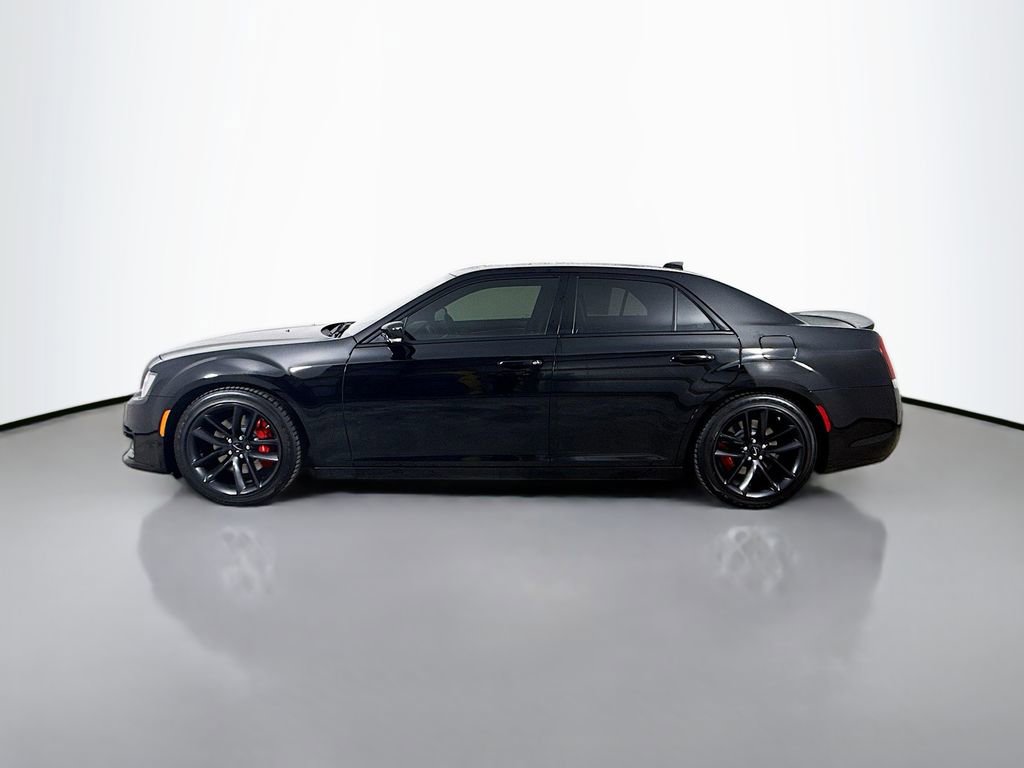 Used 2023 Chrysler 300 C image 4