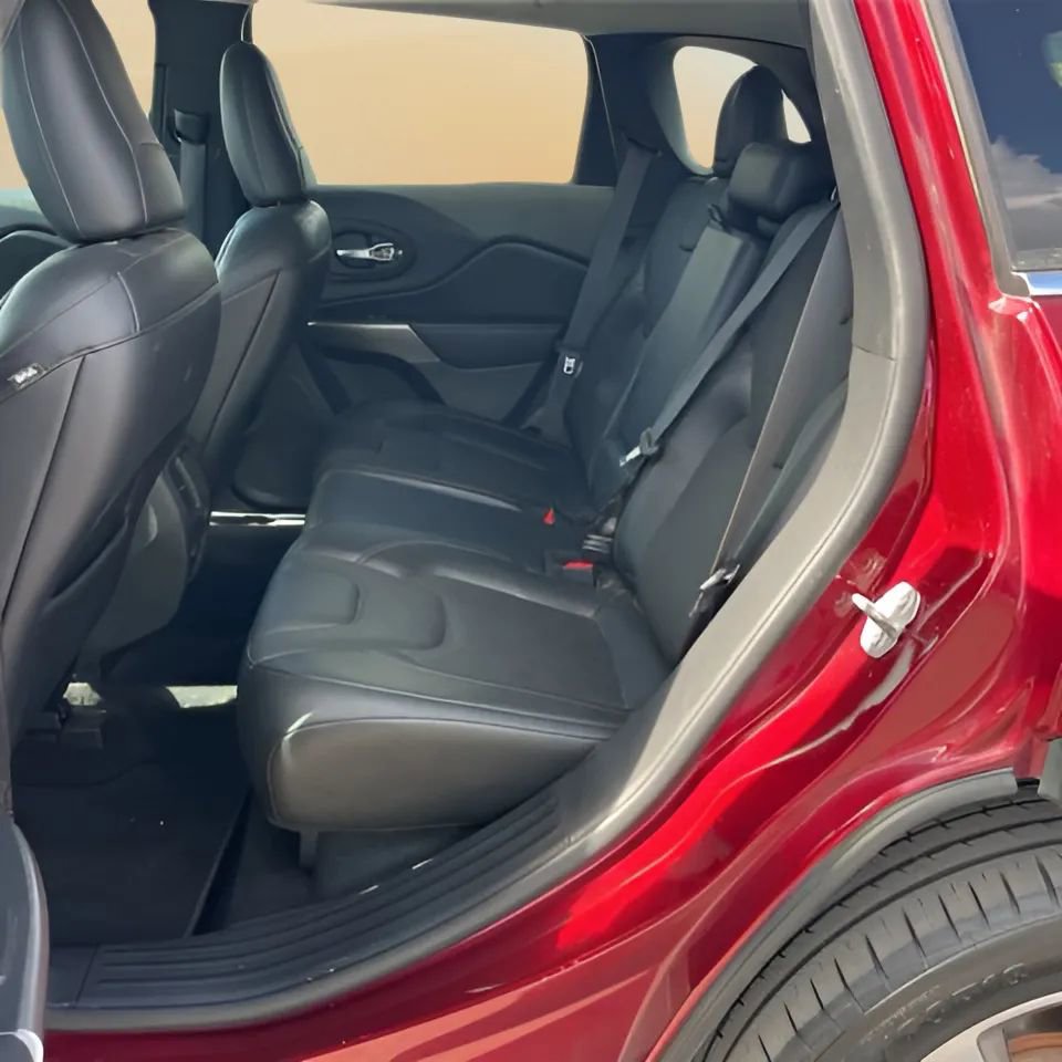Used 2019 Jeep Cherokee Limited AWD/4WD image 28