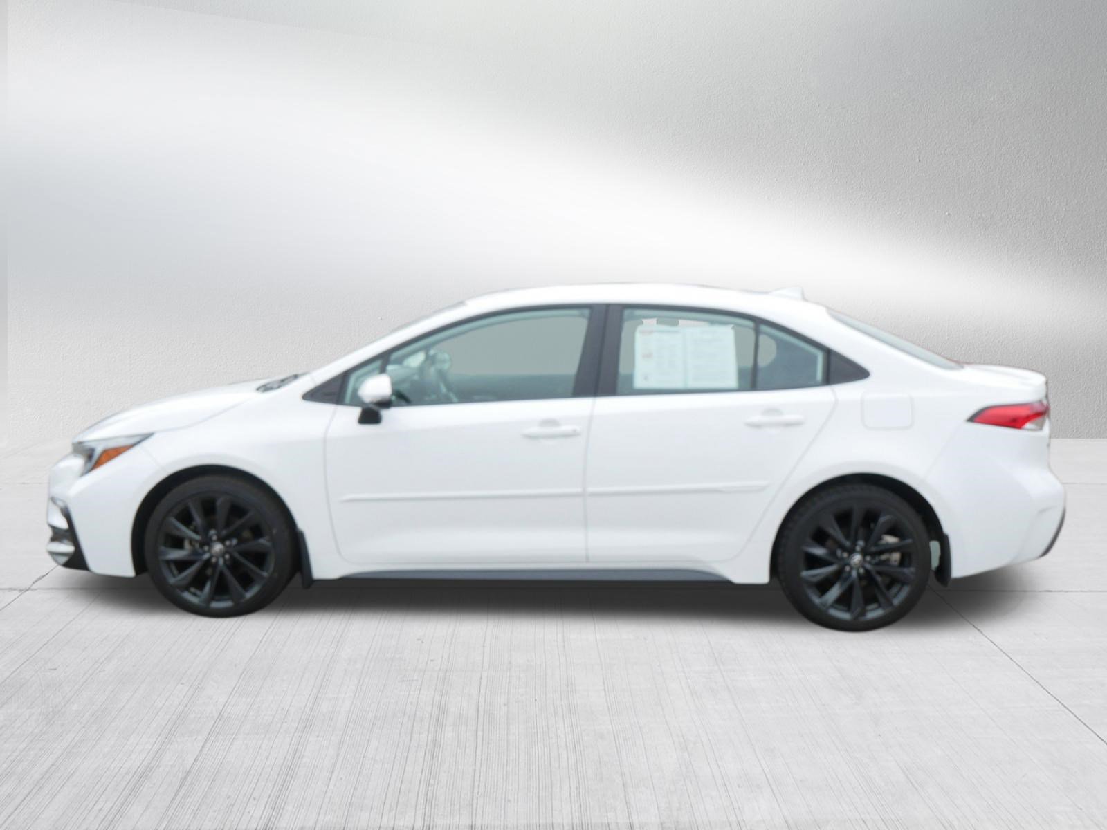 Used 2023 Toyota Corolla SE image 4