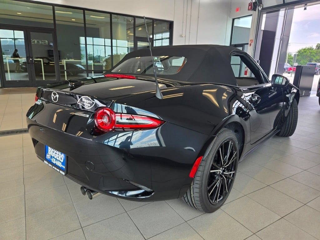 Used 2025 MAZDA MX-5 Miata Grand Touring RWD image 8