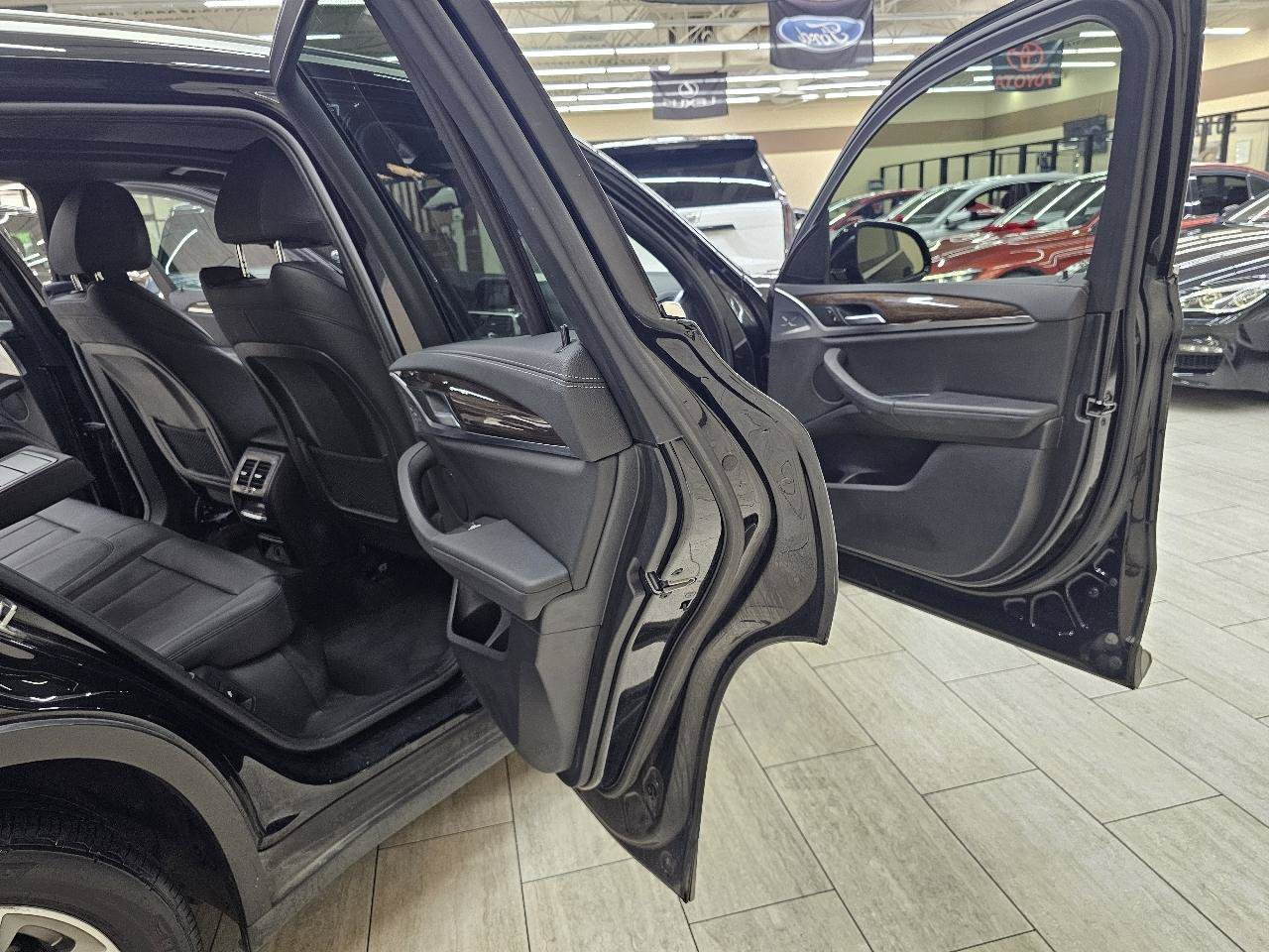 Used 2018 BMW X3 xDrive30i AWD/4WD image 15