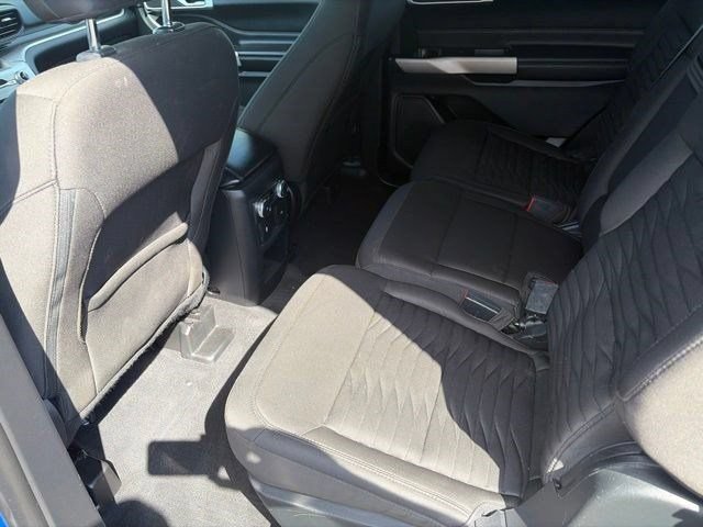 Used 2021 Ford Explorer XLT AWD/4WD image 31