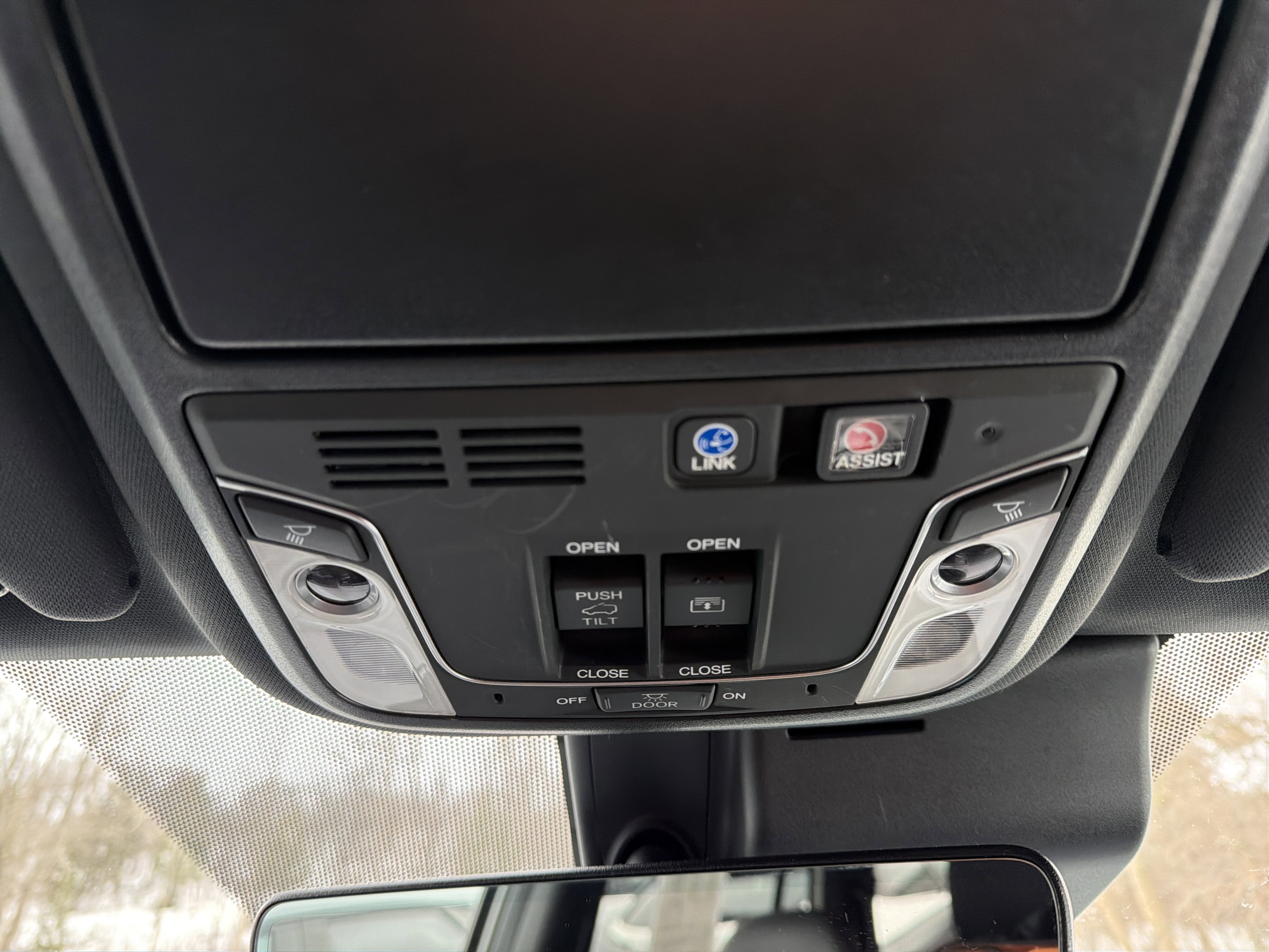 Used 2022 Honda Pilot Black Edition image 23