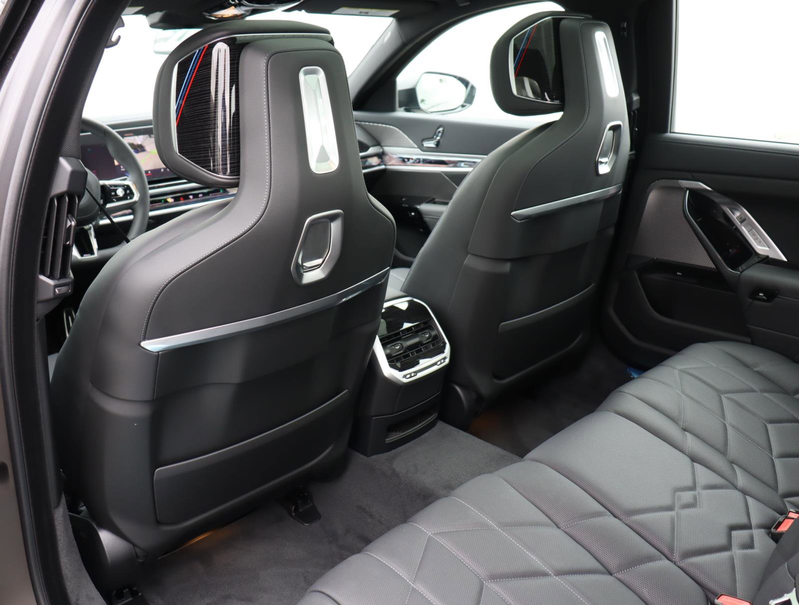 New 2026 BMW i7 eDrive50 w/ M Sport Package image 13