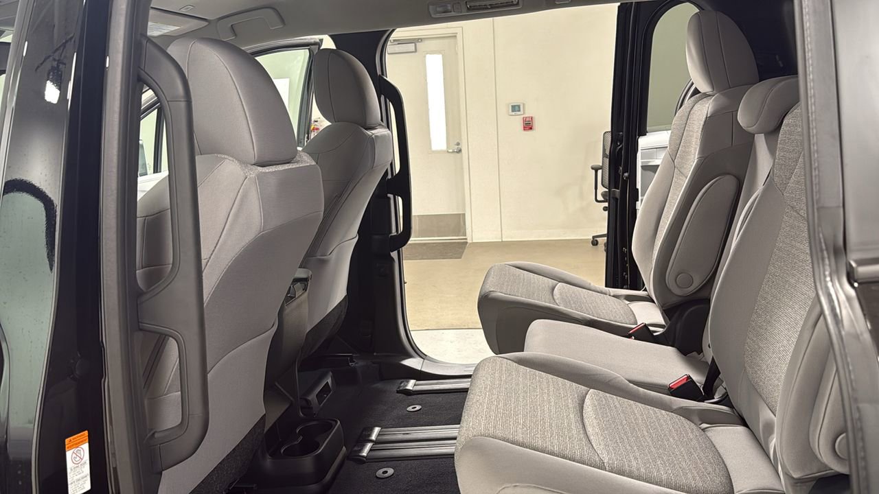 New 2026 Toyota Sienna LE image 15