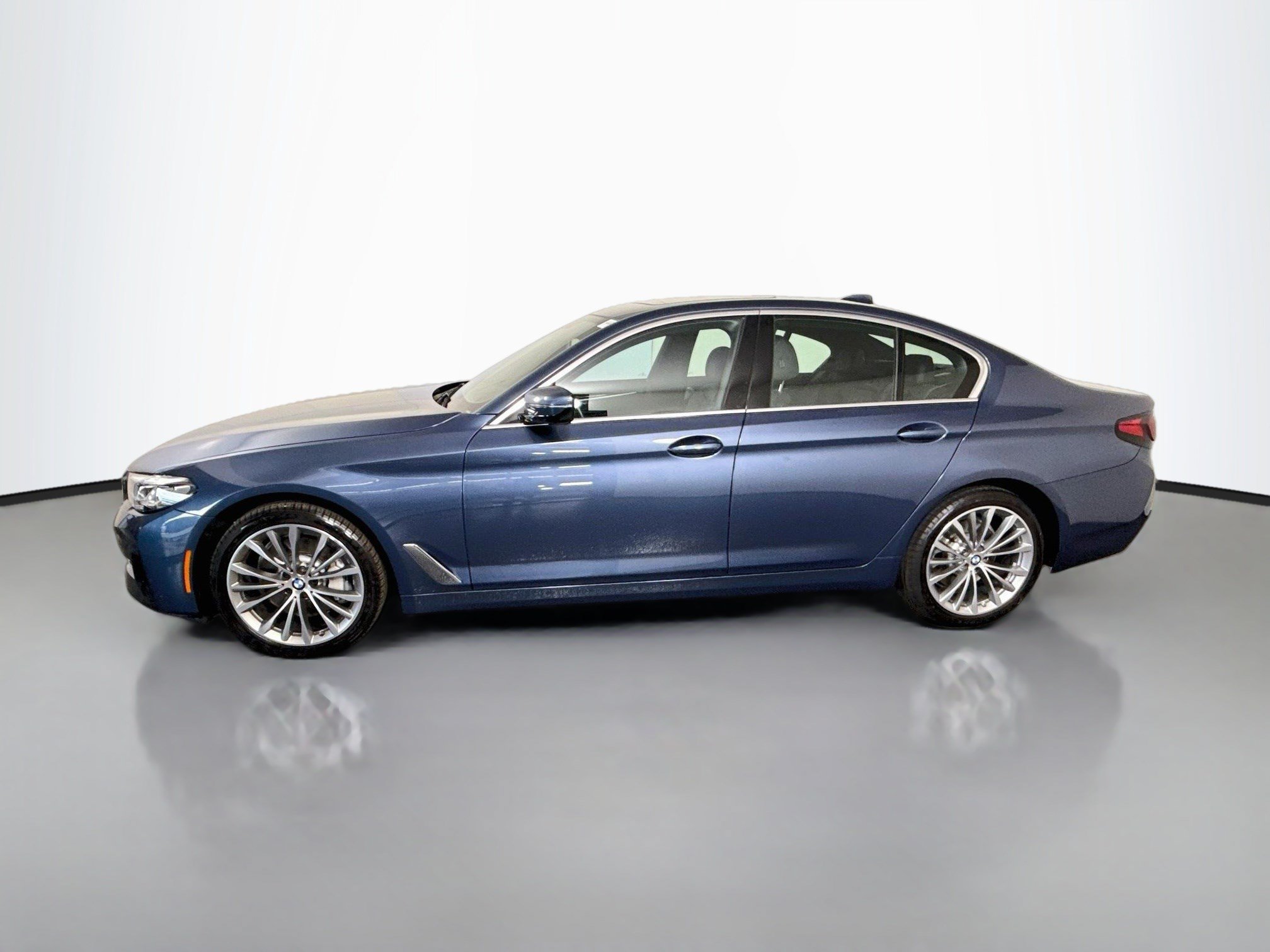 Used 2023 BMW 530i w/ Premium Package RWD image 6