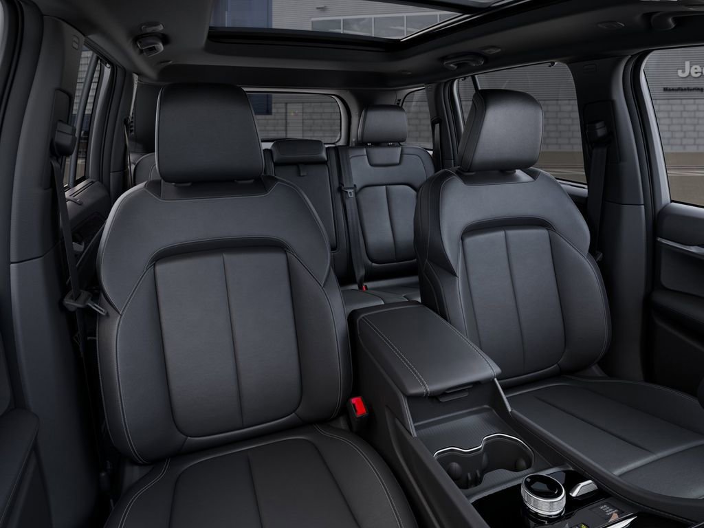 New 2026 Jeep Grand Cherokee Limited w/ Luxury Tech Group II AWD/4WD image 16