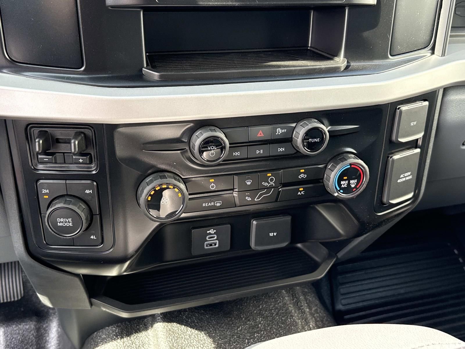 New 2026 Ford F550 4x4 Crew Cab image 17