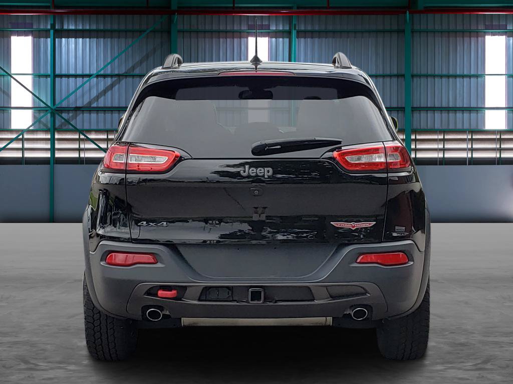 Used 2017 Jeep Cherokee Trailhawk AWD/4WD image 4