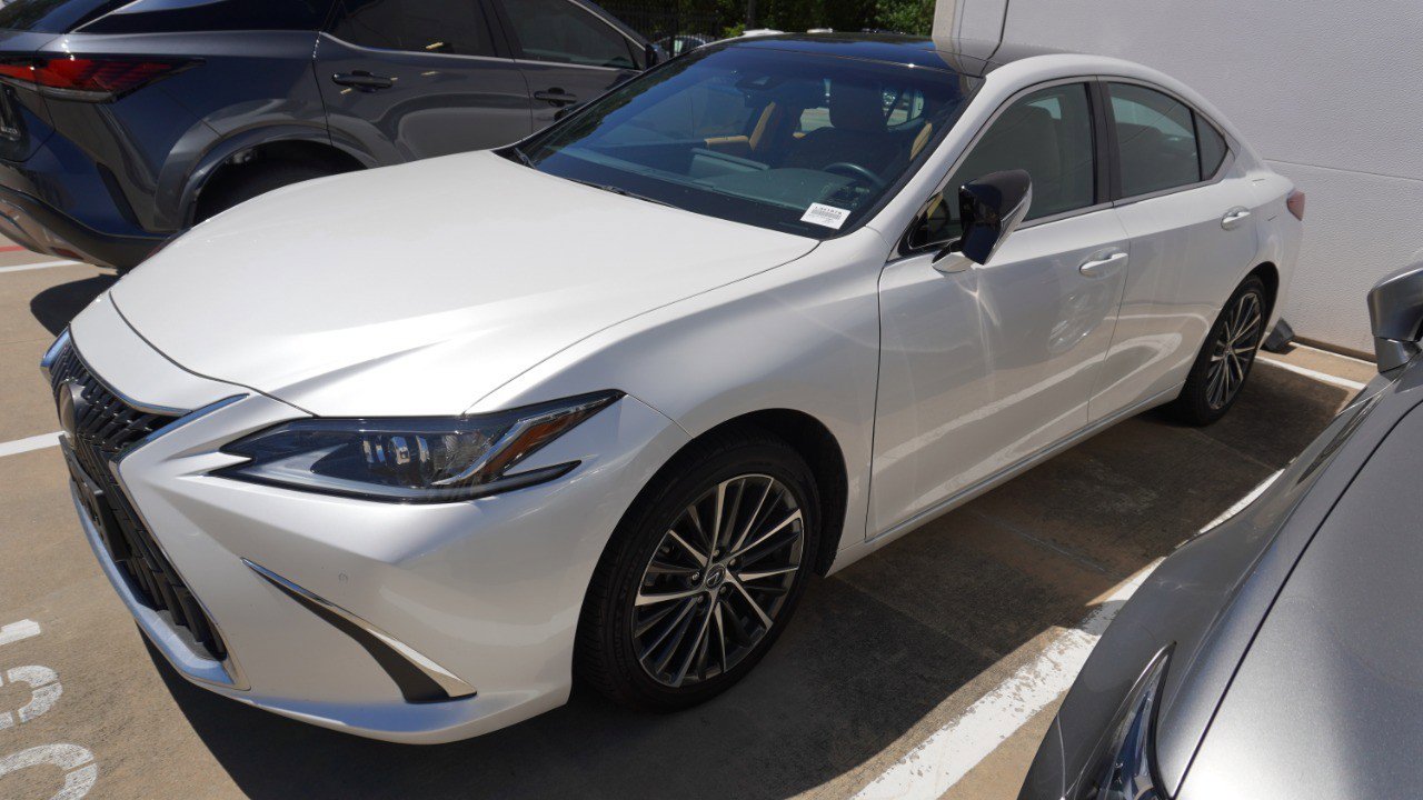 Used 2022 Lexus ES 350 w/ Premium Package image 6