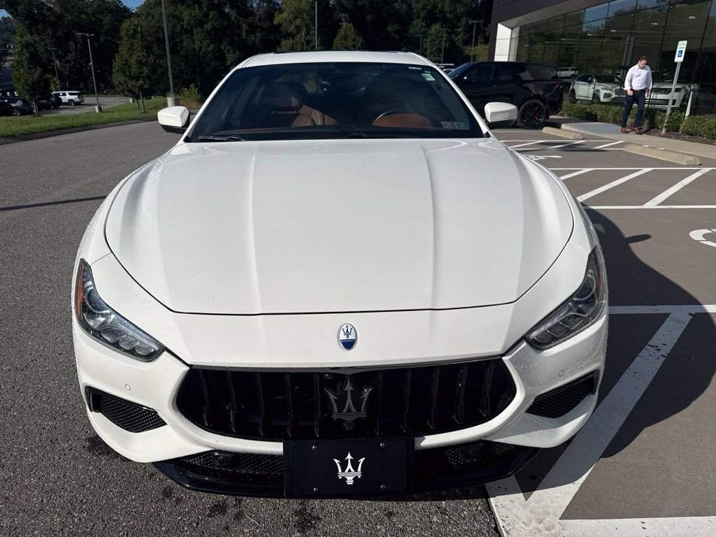 Used 2022 Maserati Ghibli Modena Q4 AWD/4WD image 2