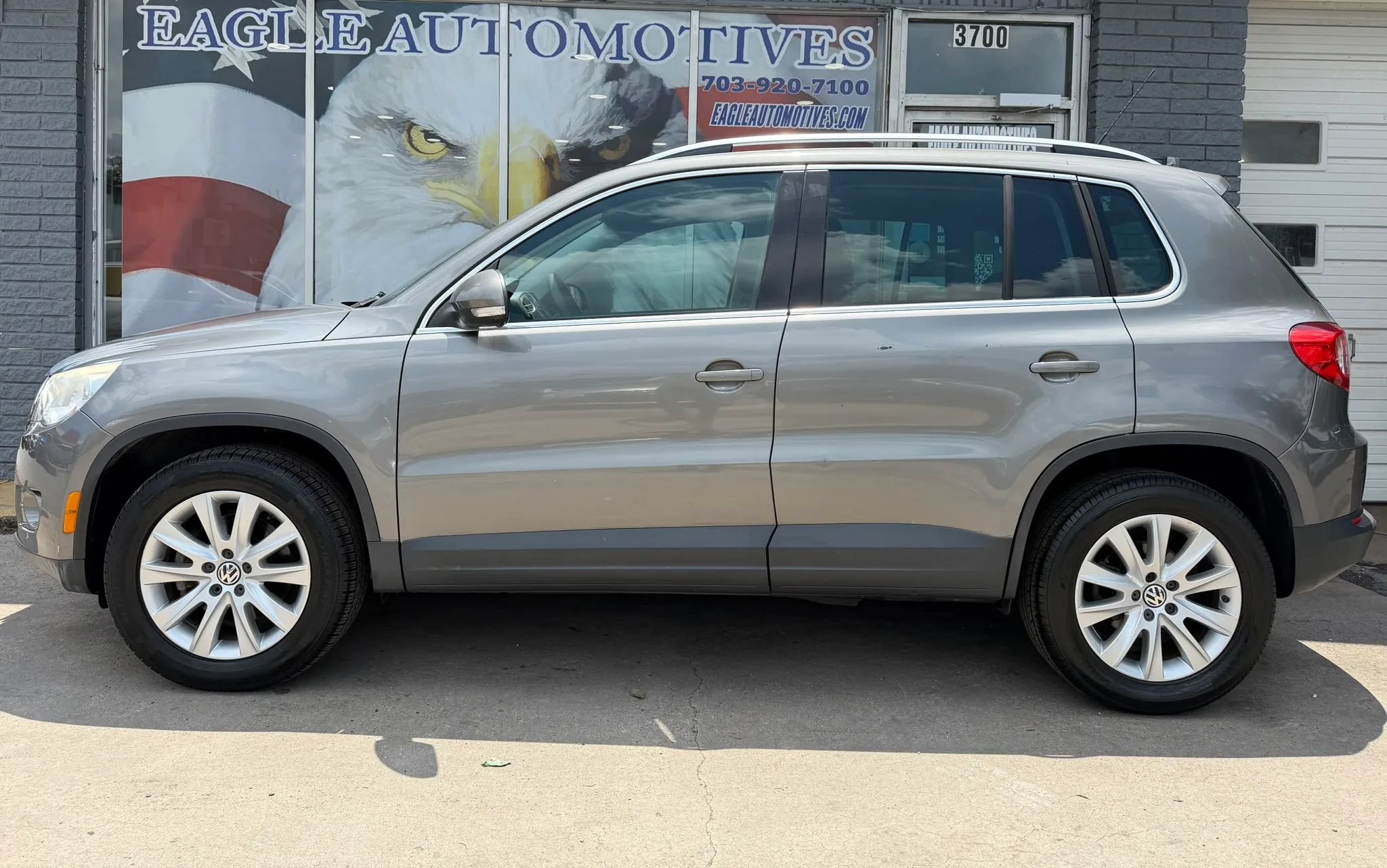 Used 2009 Volkswagen Tiguan S FWD image 5