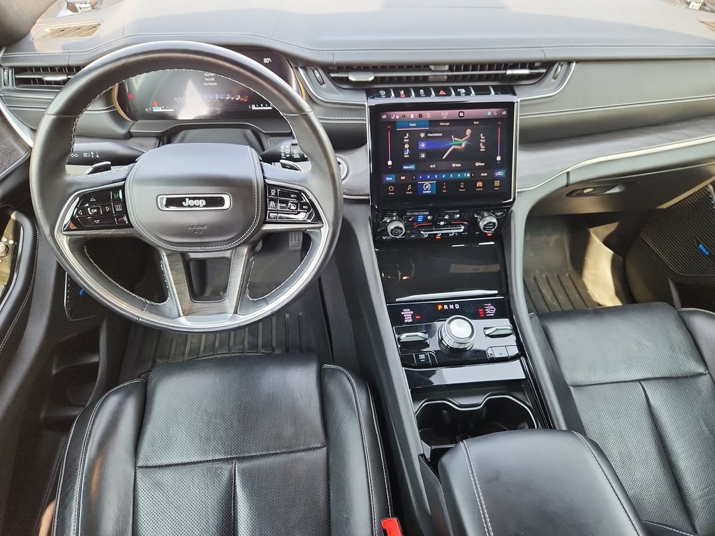 Certified 2022 Jeep Grand Cherokee Overland w/ Luxury Tech Group IV AWD/4WD image 9