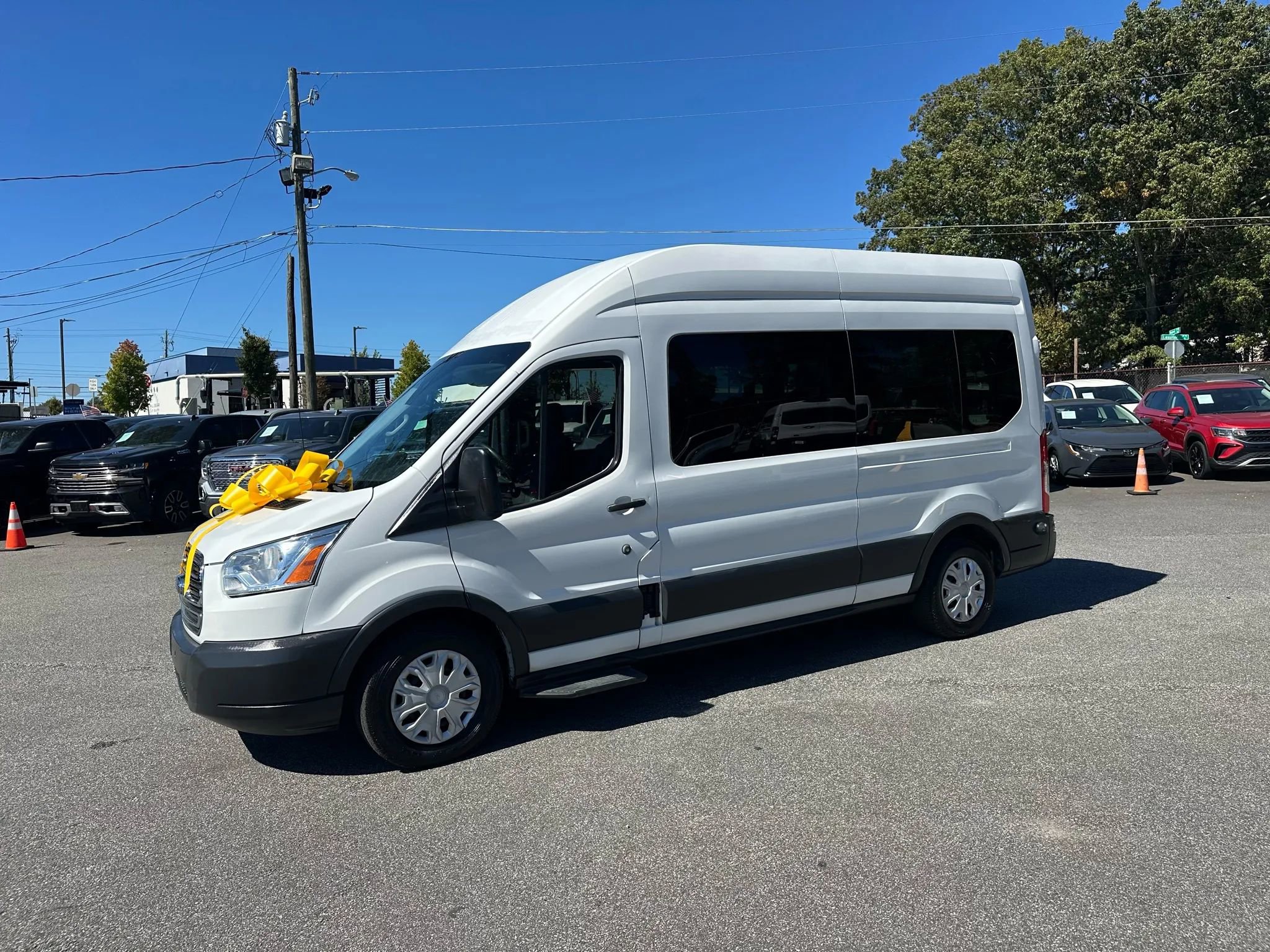 Used 2018 Ford Transit 350 XLT RWD image 3