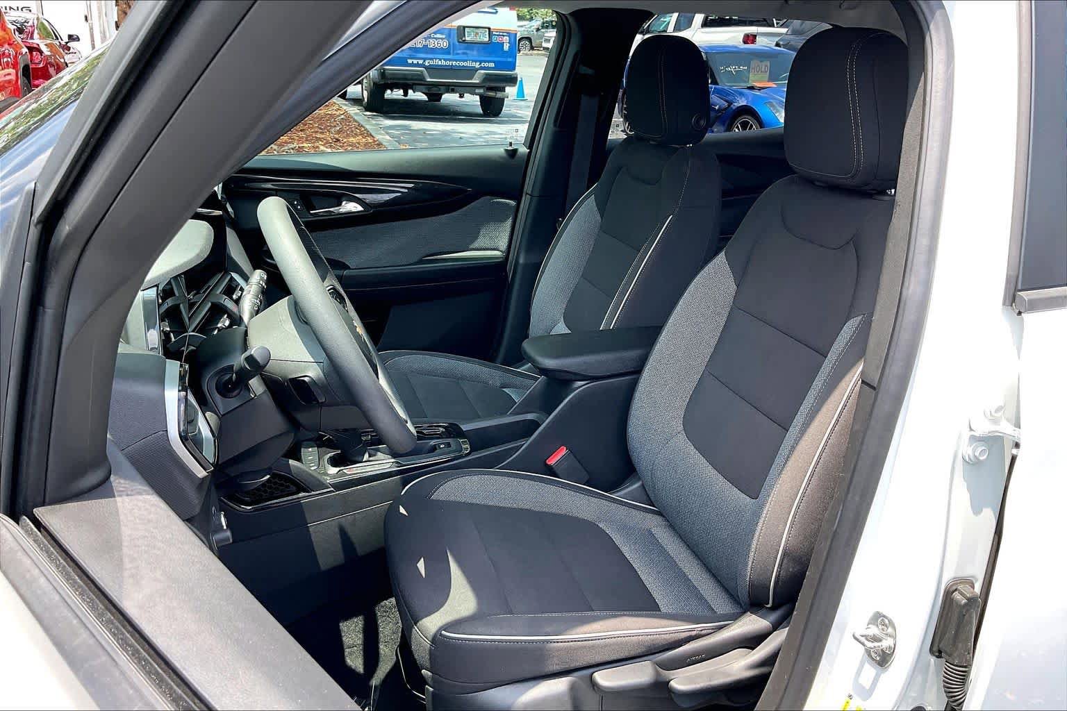 Certified 2025 Chevrolet TrailBlazer LS w/ LS Convenience Package FWD image 24